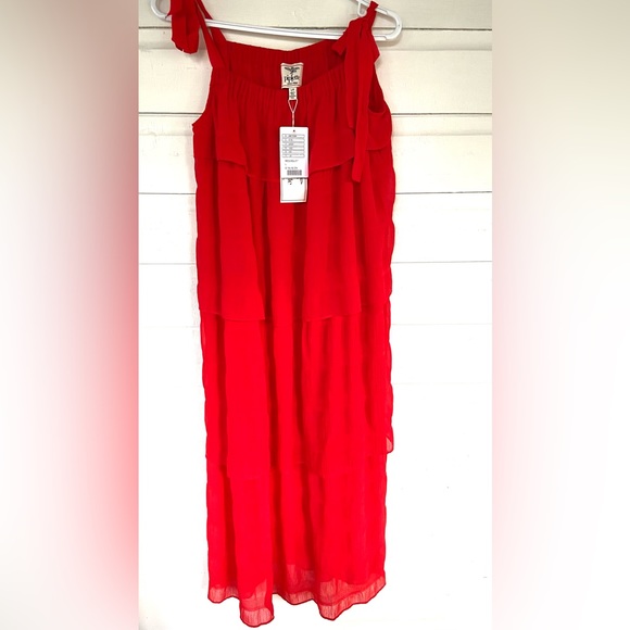 Large, tiered dress by Piplette - Picture 1 of 3